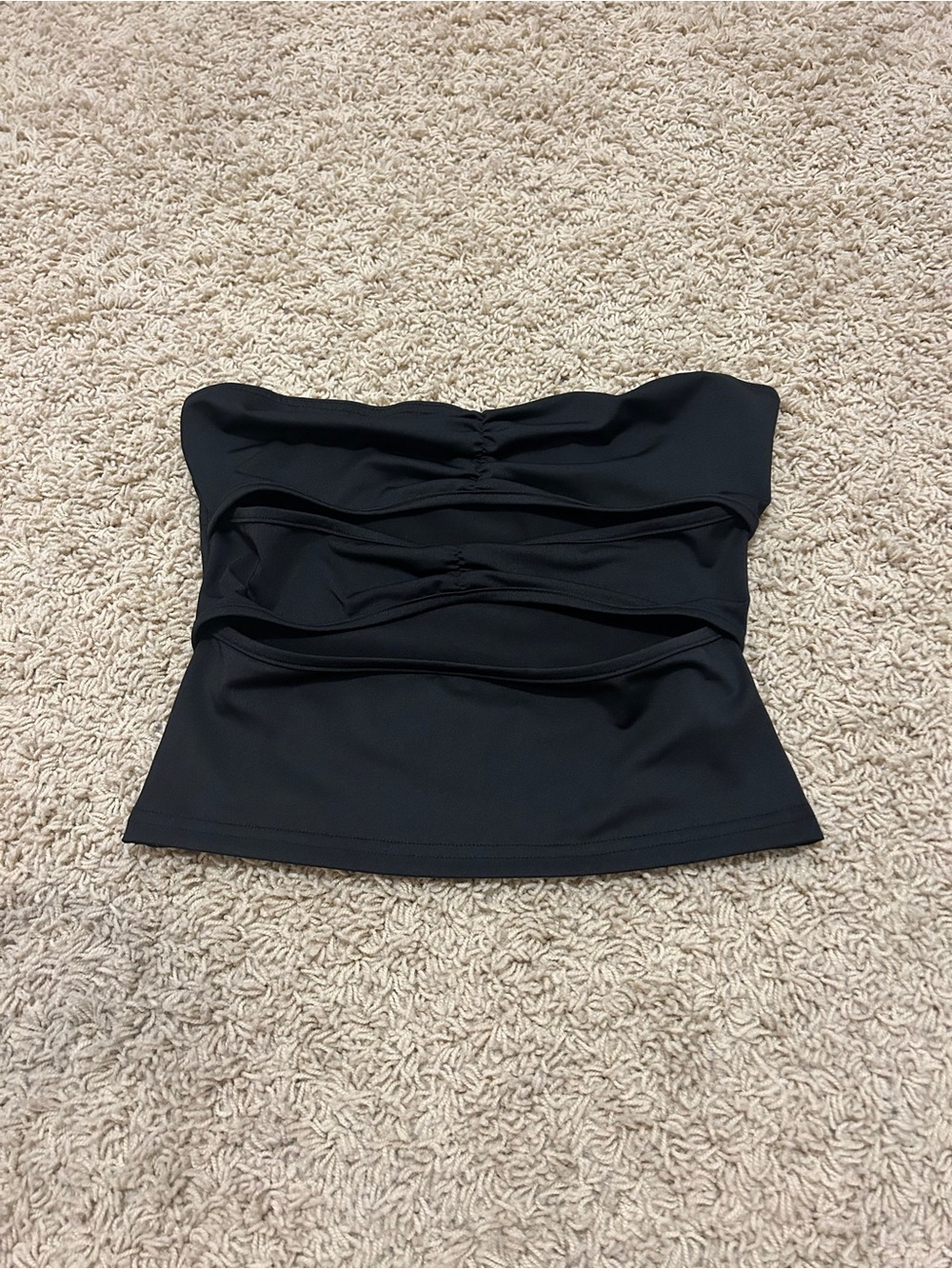 SHEIN Black Strapless Cut-Out Crop Top